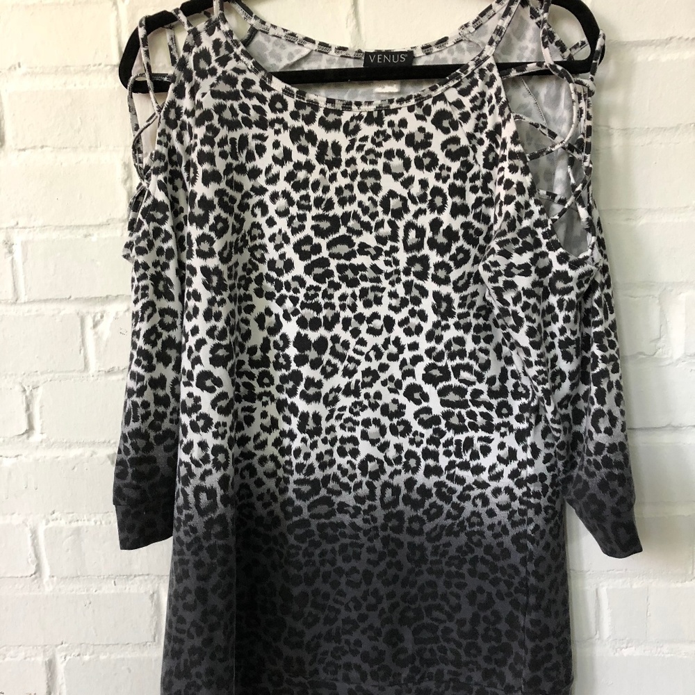 Venus shoulder cut out animal print top in Women